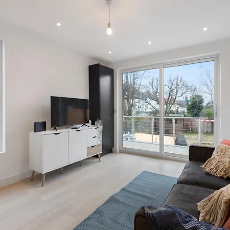 Star London Station Road 3-Bed Oasis With Garden Apartamento